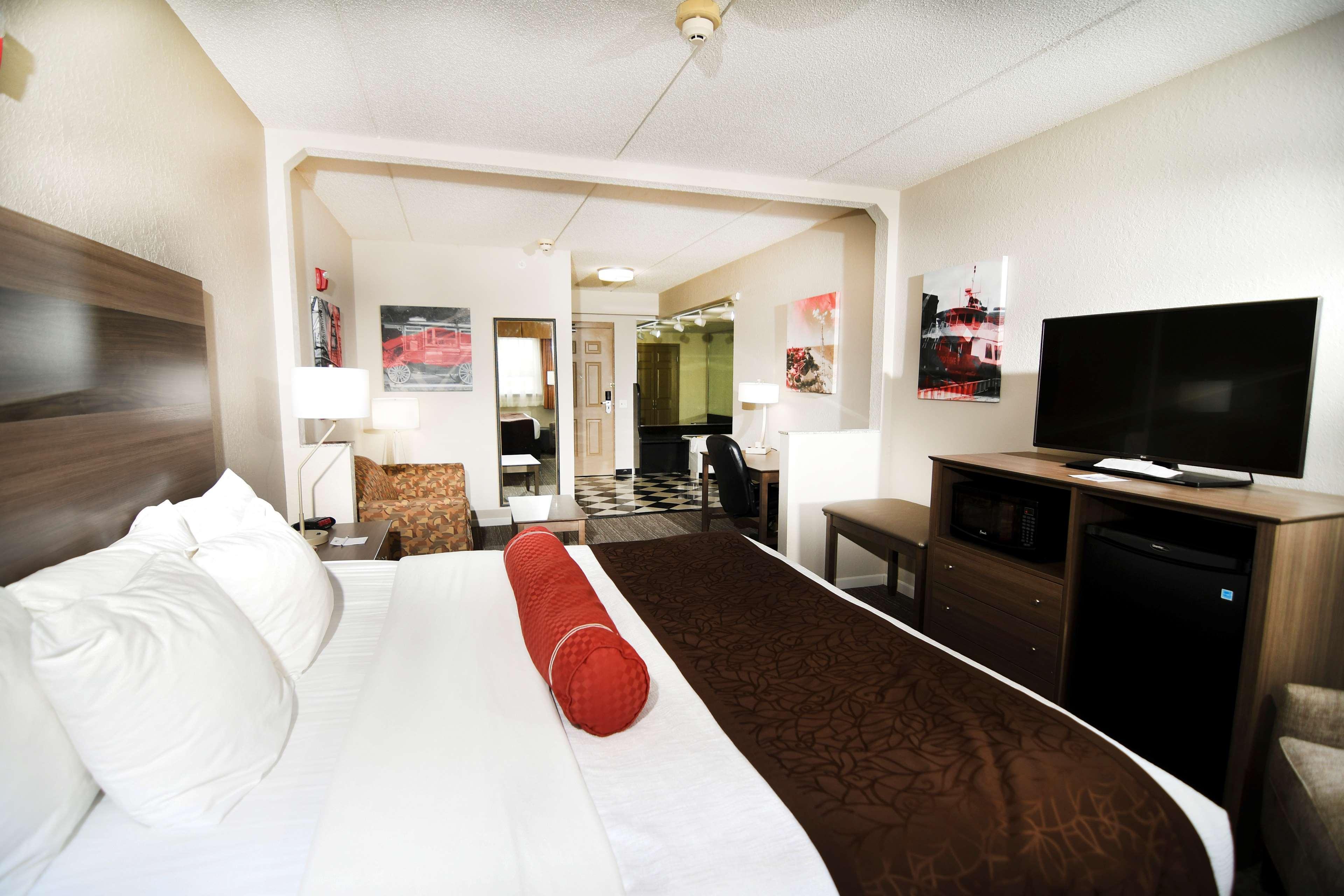 Best Western Plus Sandusky Hotel & Suites Екстериор снимка